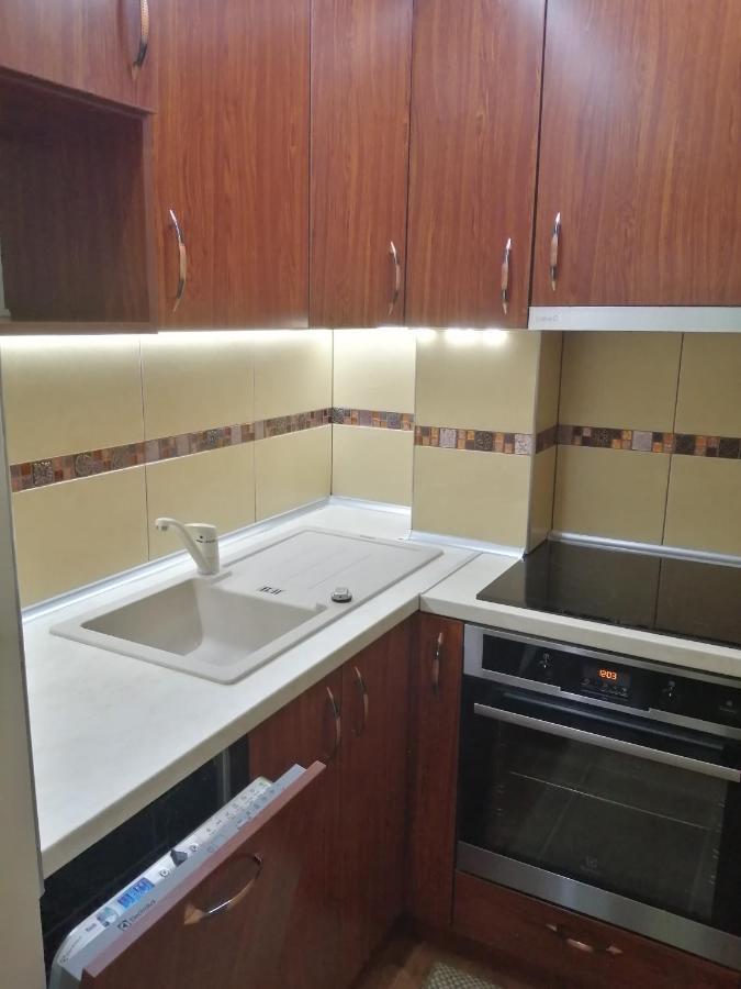 Matyas Apartman Тата Екстериор снимка