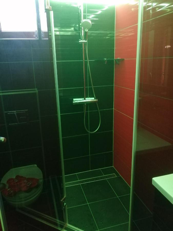 Matyas Apartman Тата Екстериор снимка