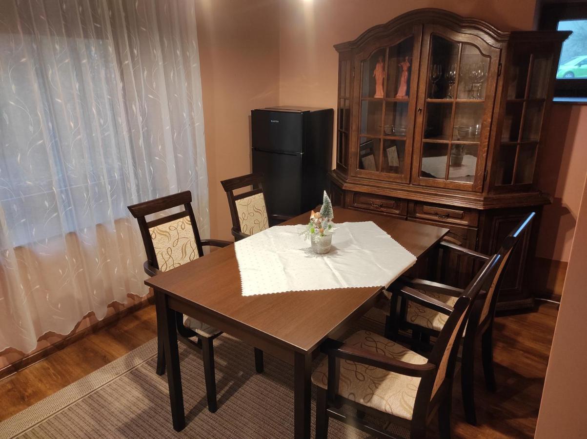 Matyas Apartman Тата Екстериор снимка